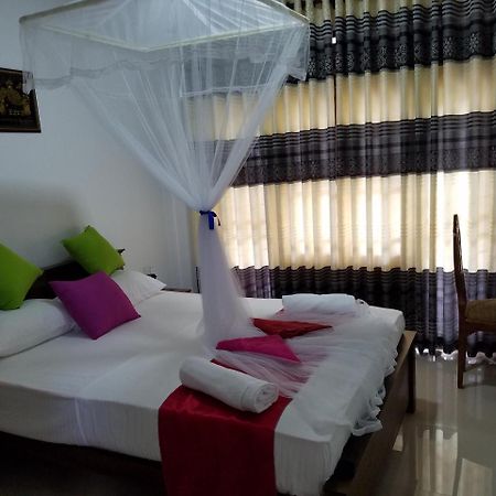 Yashumi Homestay Дамбула Екстериор снимка