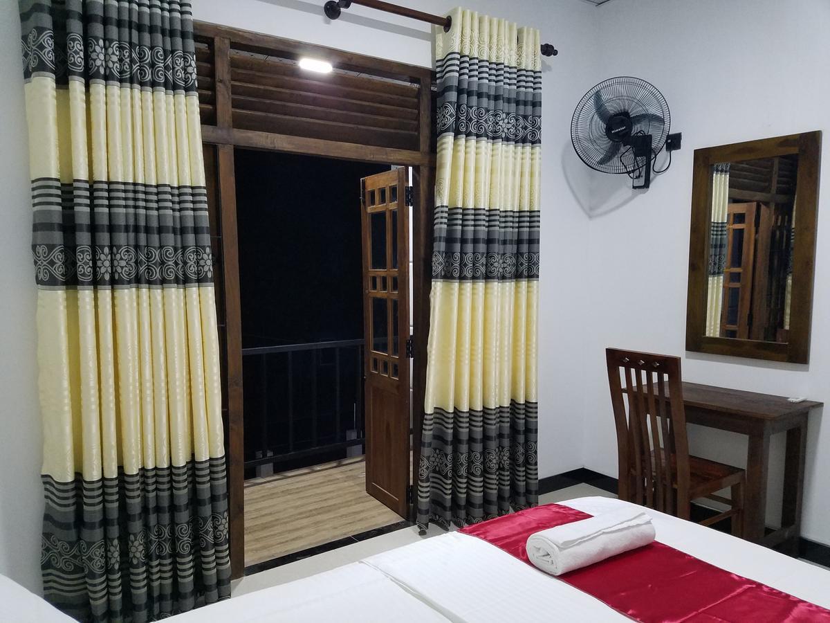 Yashumi Homestay Дамбула Екстериор снимка
