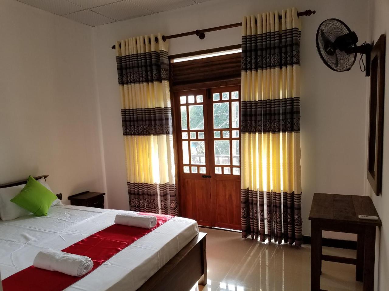 Yashumi Homestay Дамбула Екстериор снимка