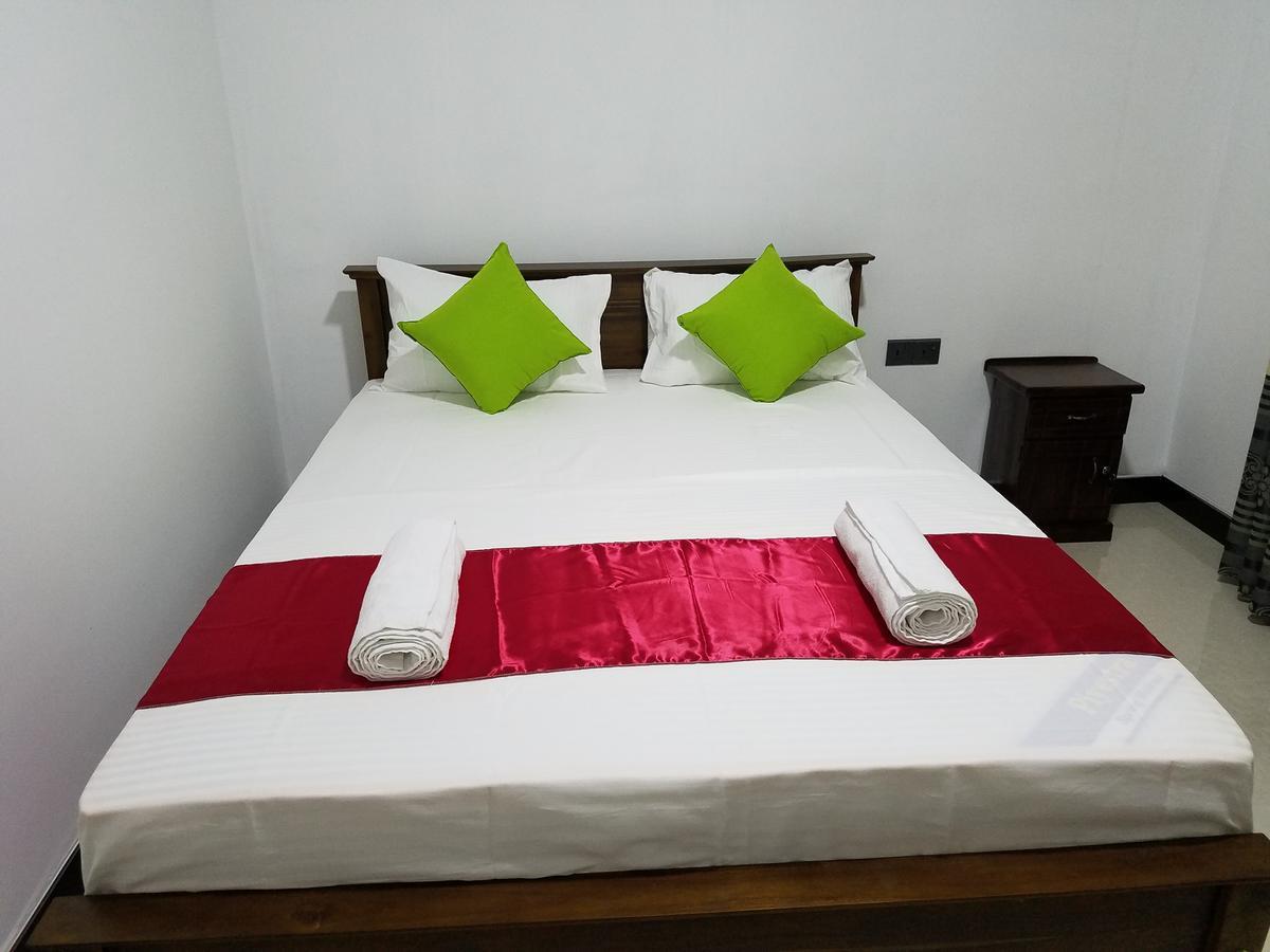 Yashumi Homestay Дамбула Екстериор снимка