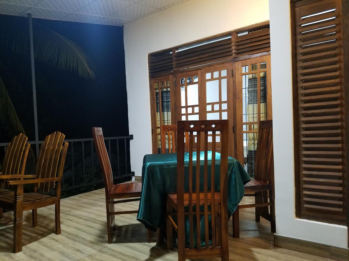 Yashumi Homestay Дамбула Екстериор снимка