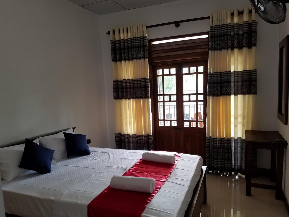 Yashumi Homestay Дамбула Екстериор снимка