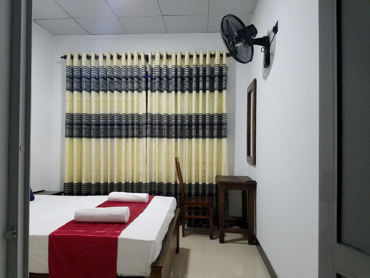 Yashumi Homestay Дамбула Екстериор снимка