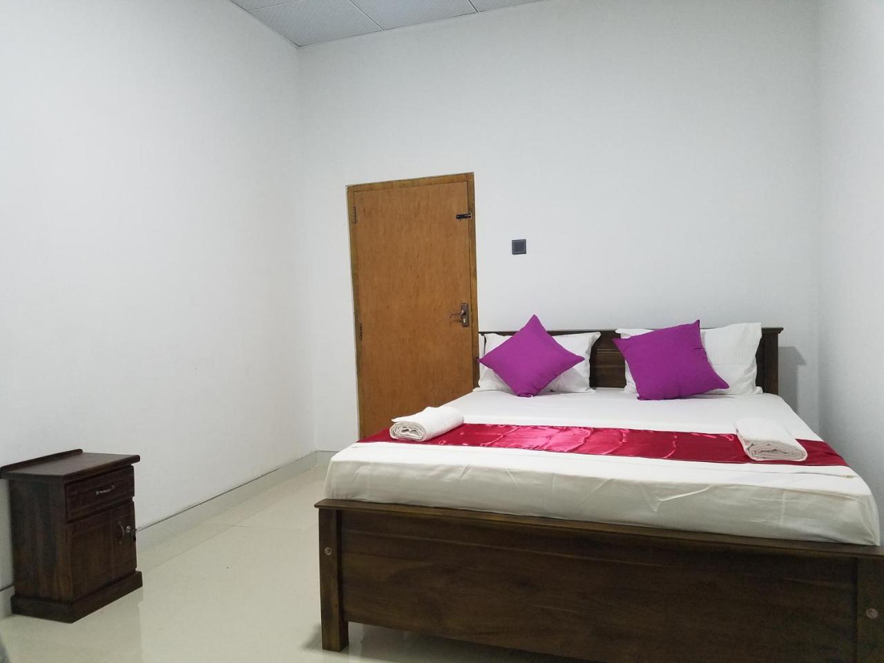 Yashumi Homestay Дамбула Екстериор снимка
