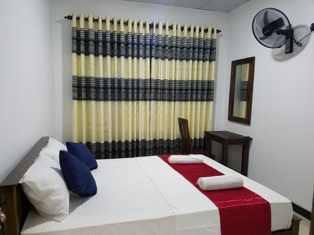 Yashumi Homestay Дамбула Екстериор снимка