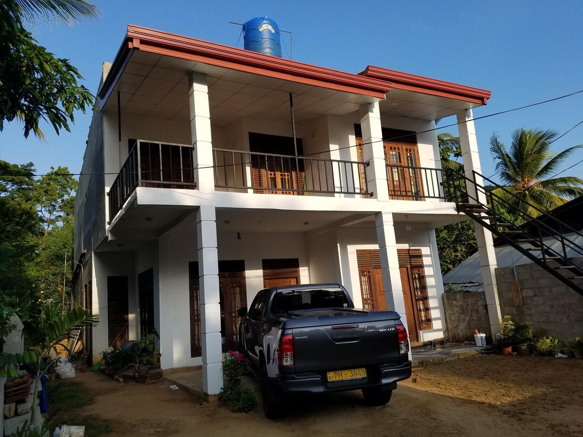 Yashumi Homestay Дамбула Екстериор снимка