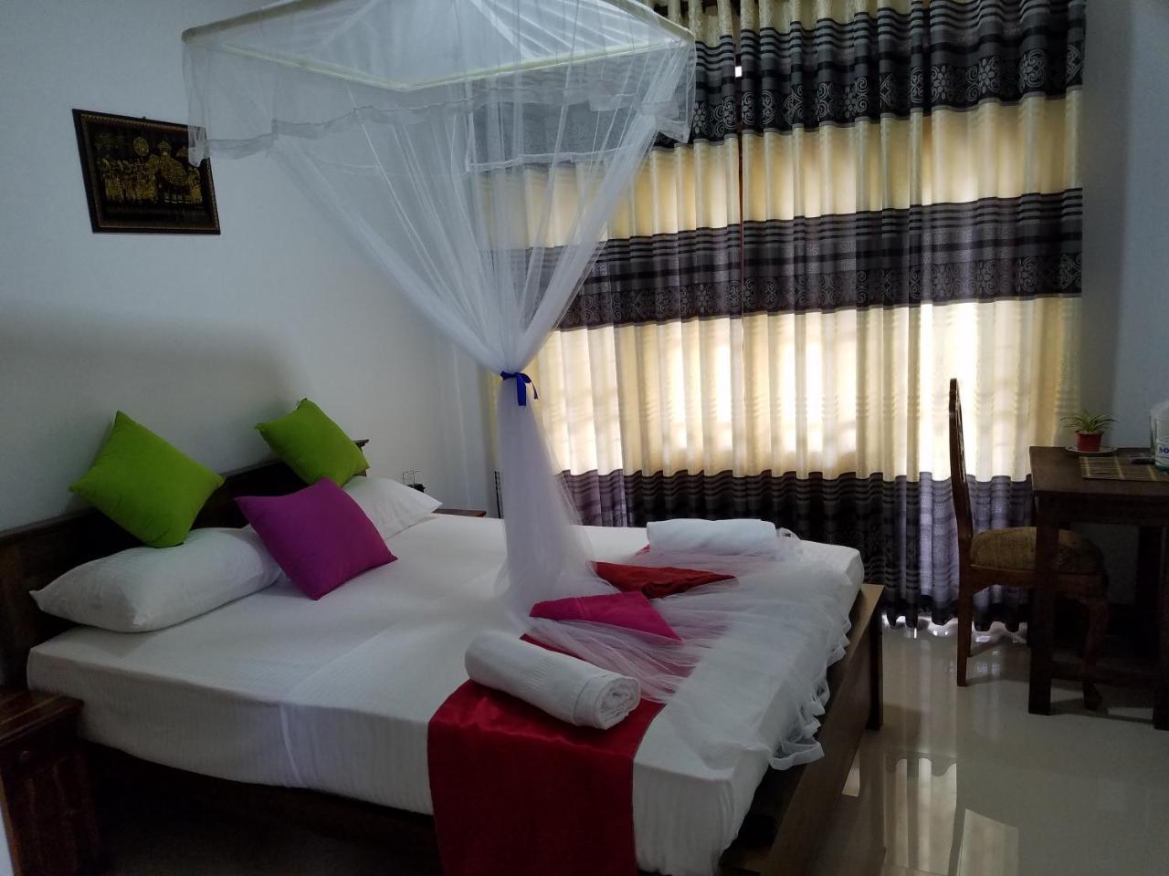 Yashumi Homestay Дамбула Екстериор снимка